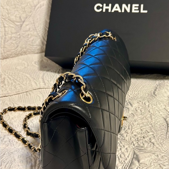Black Classic 11.12 Chanel Hand bag with authenticity card and original box. - Picture 3 of 9